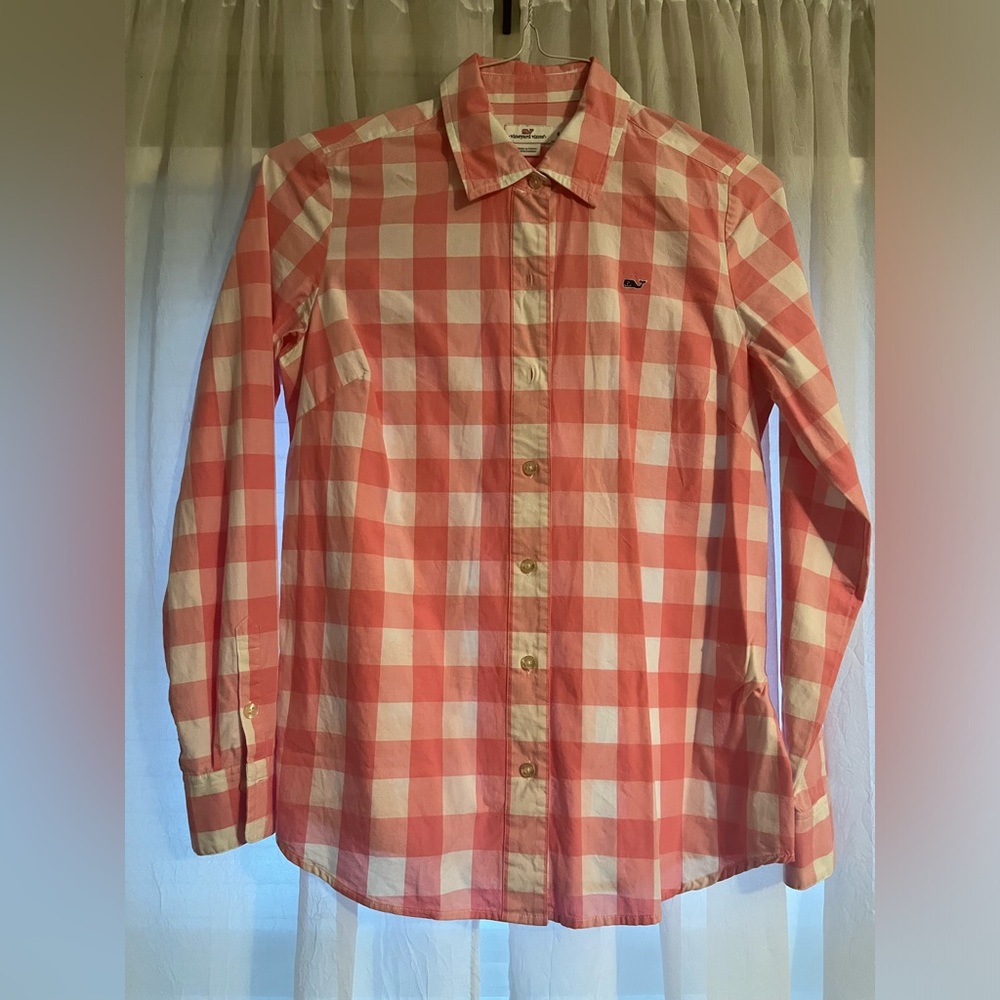 Vineyard Vines Button down shirt